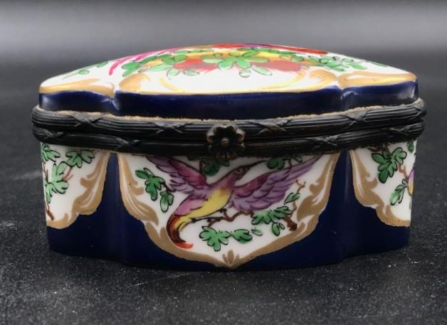 Caja de porcelana